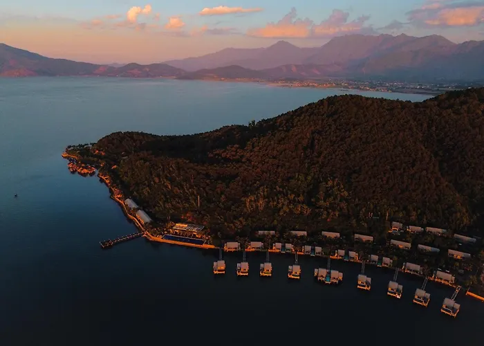 Vedana Lagoon & Spa