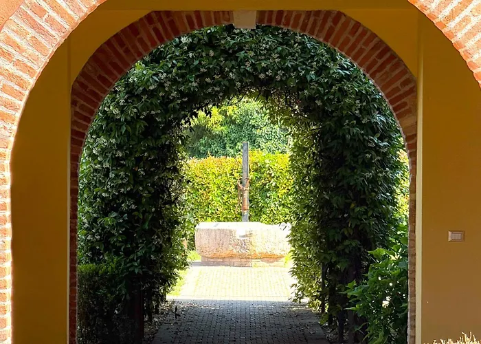  Borgo Mondragon