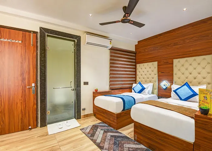 Hotel Le Grand Roof Top Restaurant - Walk-In From Rk Ashram Metro Station