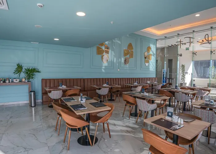 Paseo La Galeria & Suites