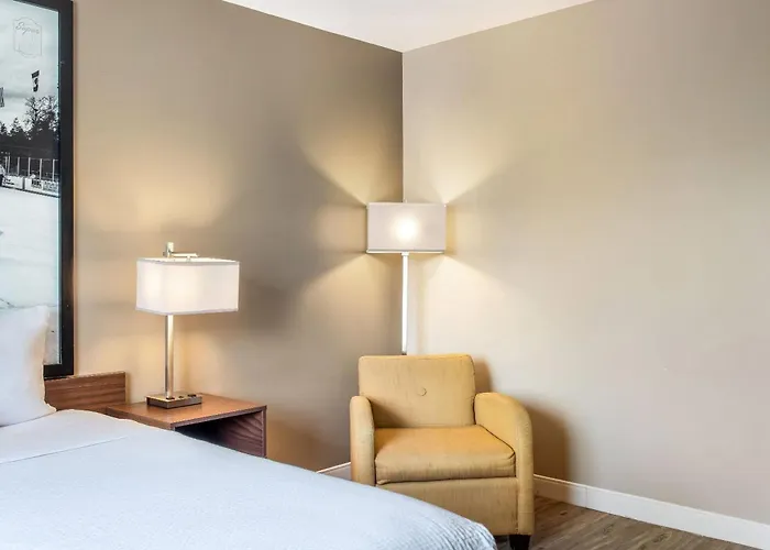 Romantic hotels Super 8 By Wyndham Winnipeg West