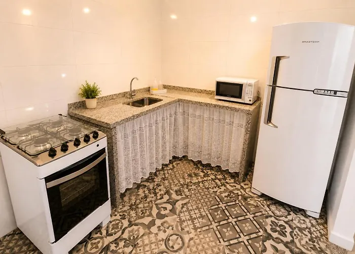 Com 4 Suites A 100M Da Praia Copacabana