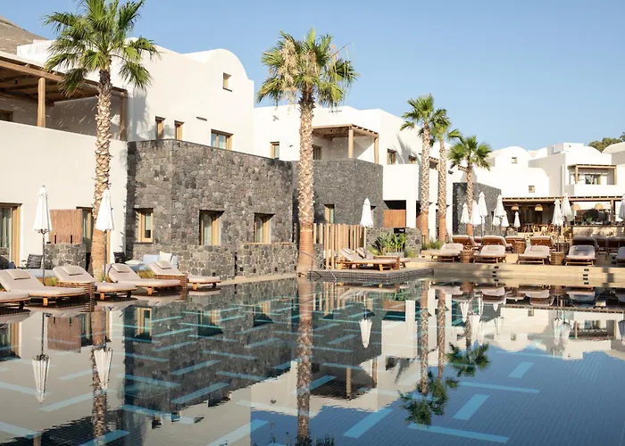  Radisson Blu Zaffron Resort, Santorini (Adults Only)