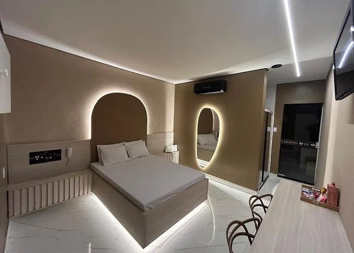 Ellus Motel