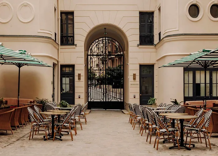 Le Jardin de Verre by Locke
