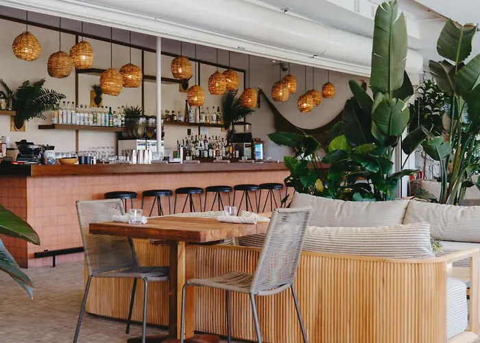 Hotels Close to Airport June West La, A Member Of Design s
