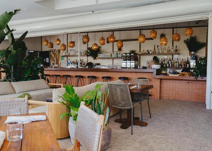 Hotels Close to Airport June West La, A Member Of Design s