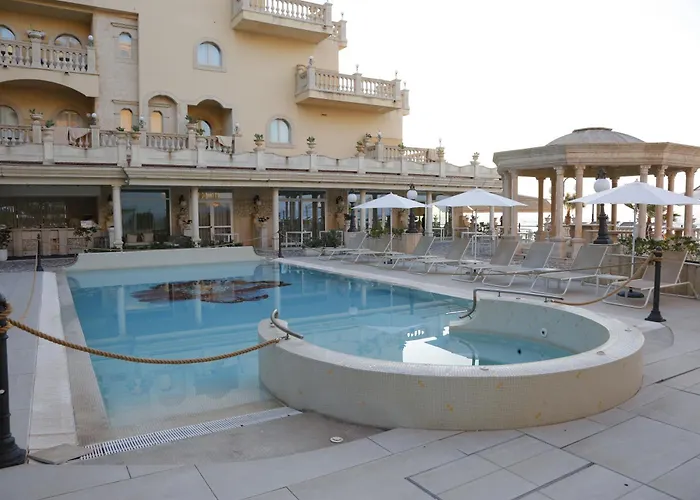  Hellenia Yachting & Spa