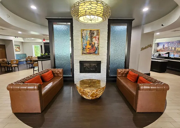 Club Inn & Suites