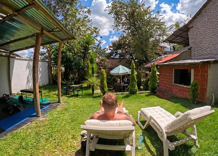 Colonial House Inn