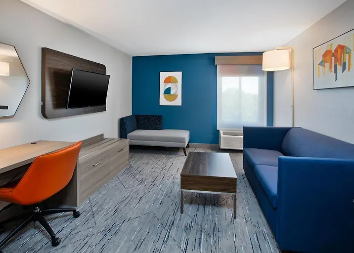 Hotels with pool Holiday Inn Express Silver City By Ihg