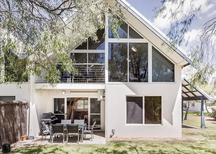 5 Whitesands