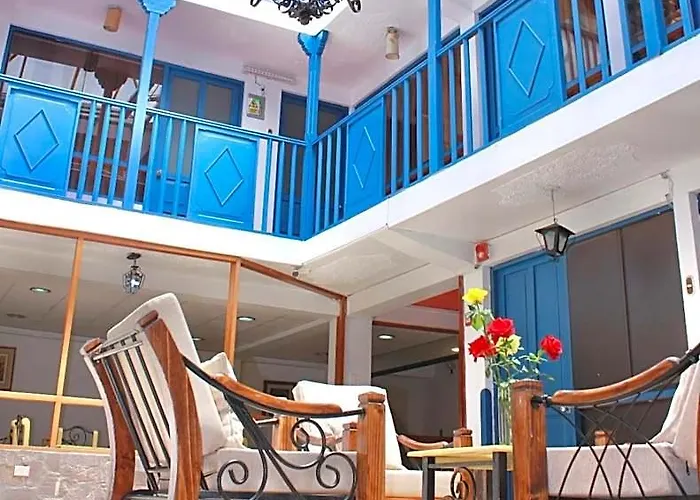  San Blas Plaza Inn