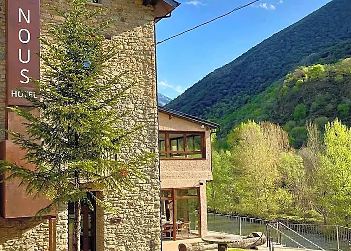 Les Nous Hotel