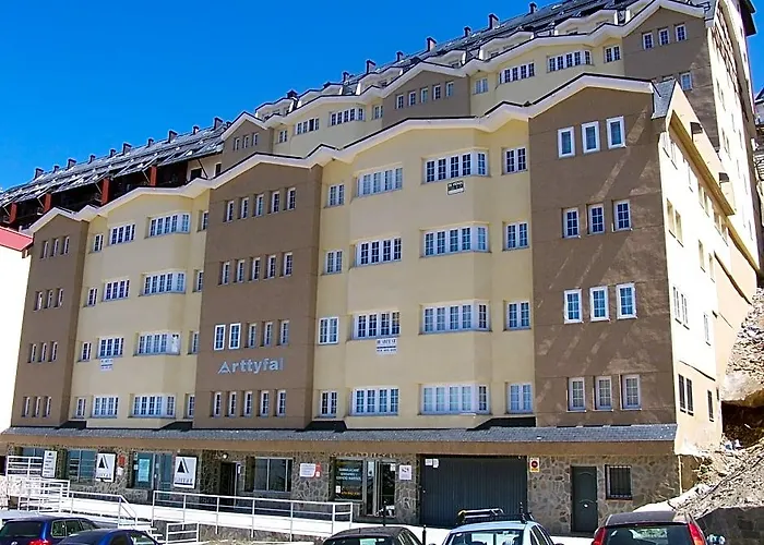 Hotel 5 Estrellas Apartamentos Arttyfal