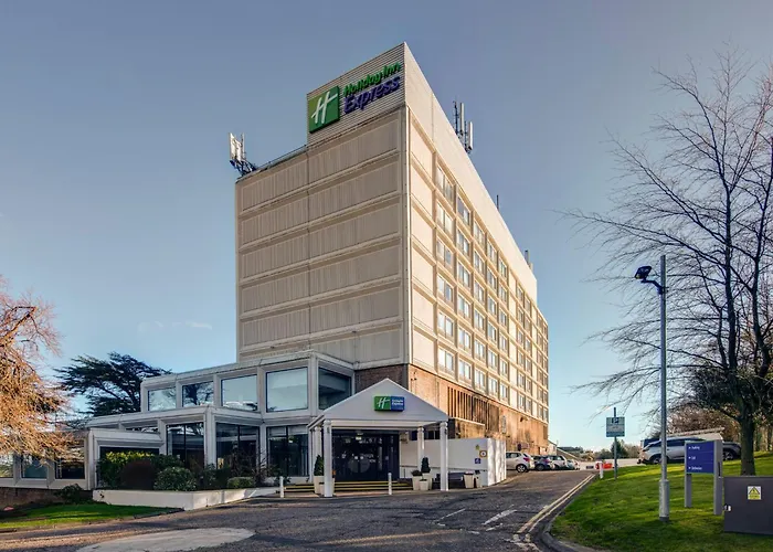 Holiday Inn Express City West By Ihg