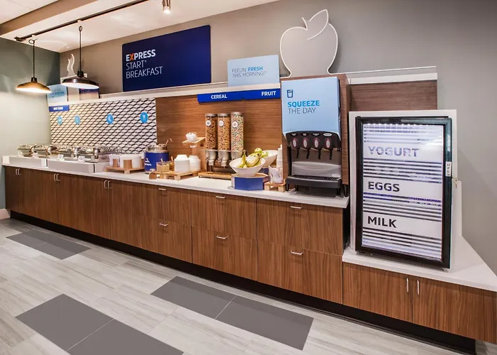 Holiday Inn Express & Suites Phoenix - Midtown, An Ihg