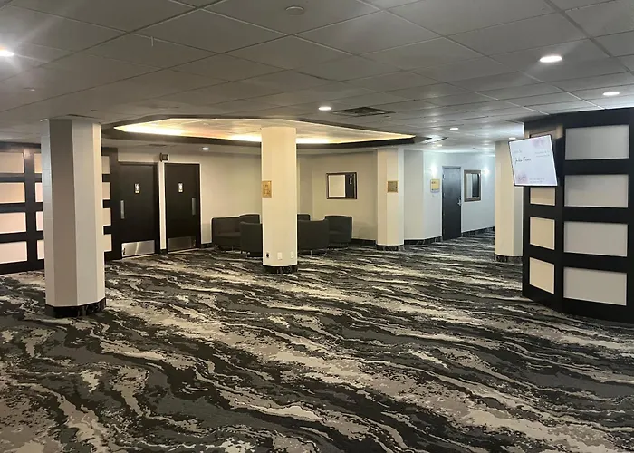  Travelodge By Wyndham Quebec City & Convention Centre