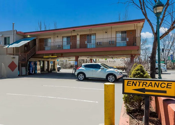 Pets Allowed Hotel Rodeway Flagstaff-Downtown