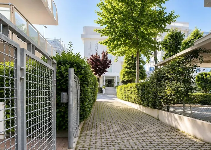 Family Hotel Antibes -50m dal mare -