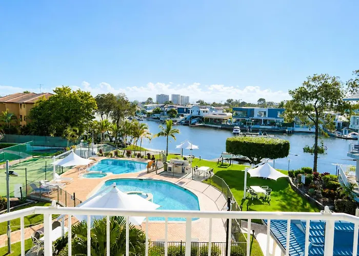 Pelican Cove Waterfront Apartment