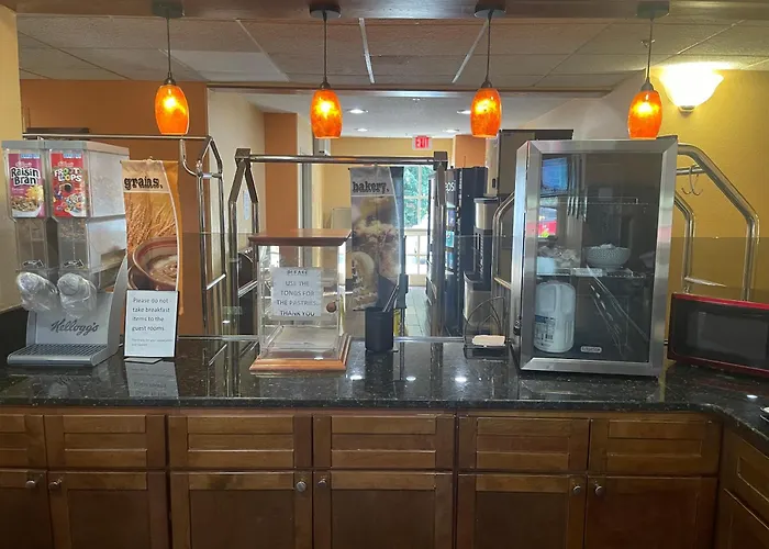 Cheap hotels Microtel Inn & Suites Newport News