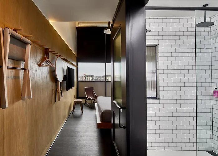 Moxy Uptown
