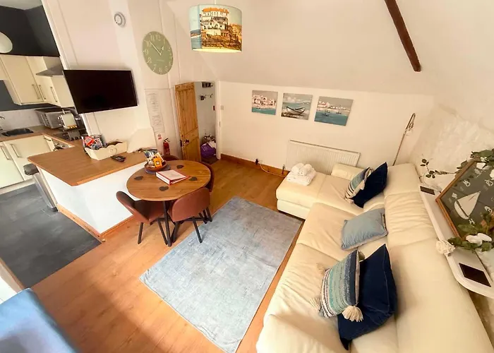 Nest - St Ives