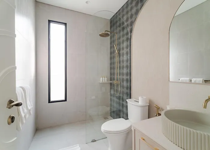  5 Bedrooms Luxury Casa Contenta Canggu