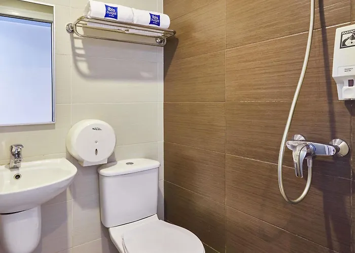 Romantic hotels Ibis Budget Singapore West Coast