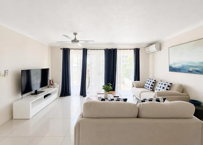 Pelican Cove Waterfront Apartment