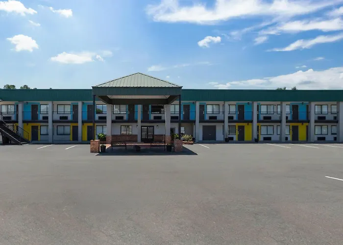 Hotels with a view Days Inn By Wyndham Natchitoches