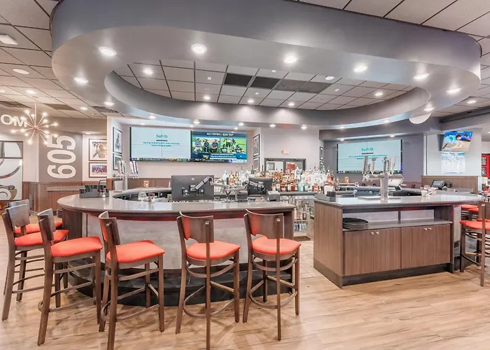 Сity center hotels Ramada By Wyndham Sioux Falls Airport - Waterpark Resort & Event Center