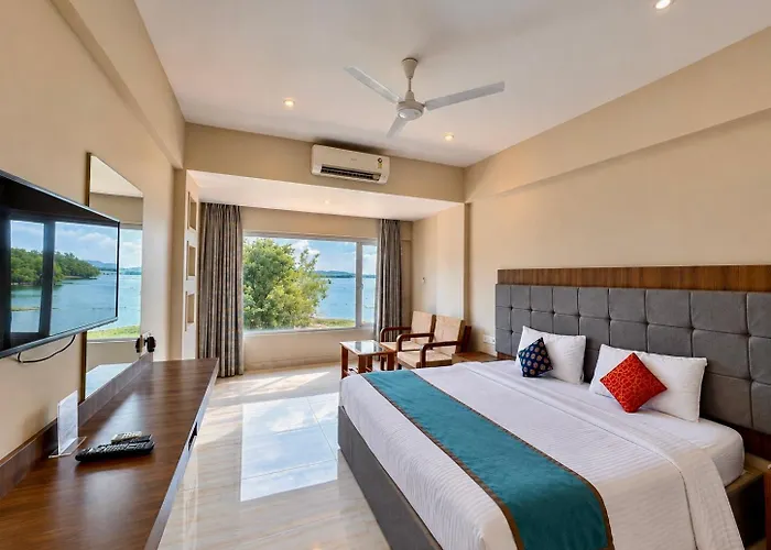 Сity center hotels Lake View Lonavala