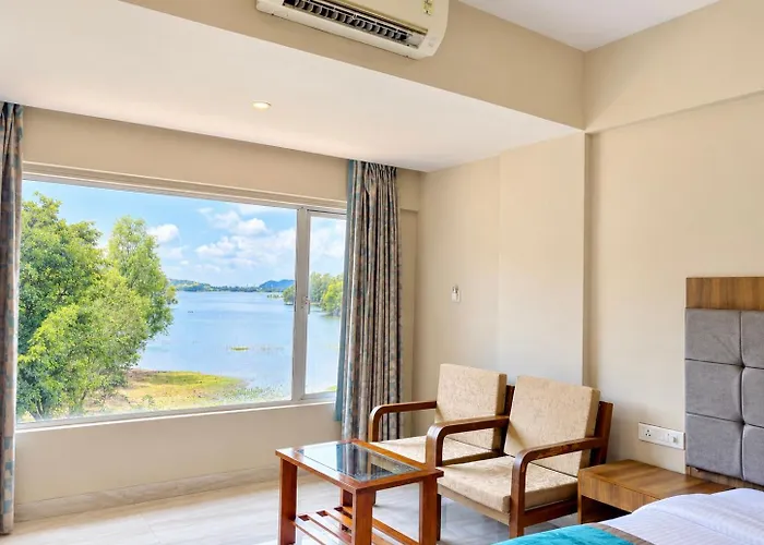 Сity center hotels Lake View Lonavala