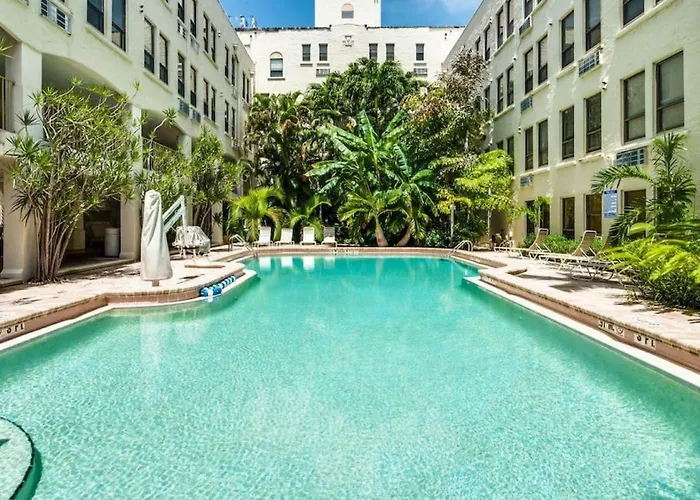 Hemingway Suites At Palm Beach Island