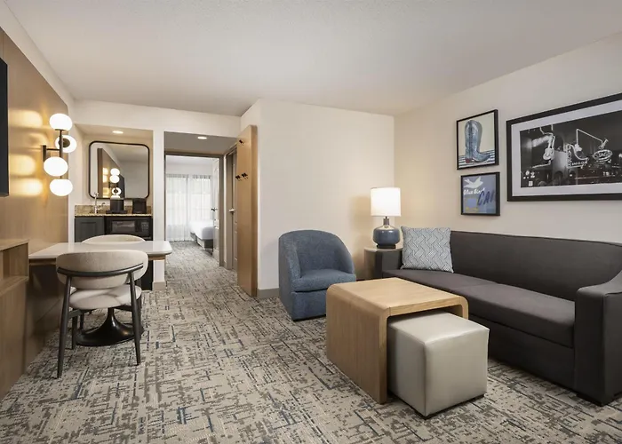 Embassy Suites - At Vanderbilt