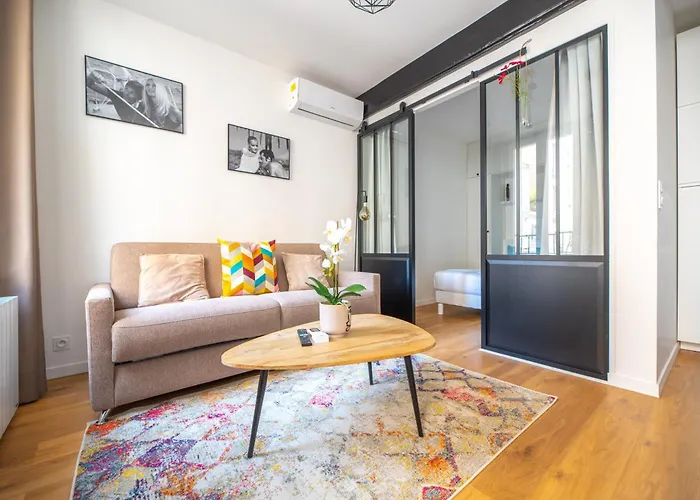 Cosy Home In Center - With Ac