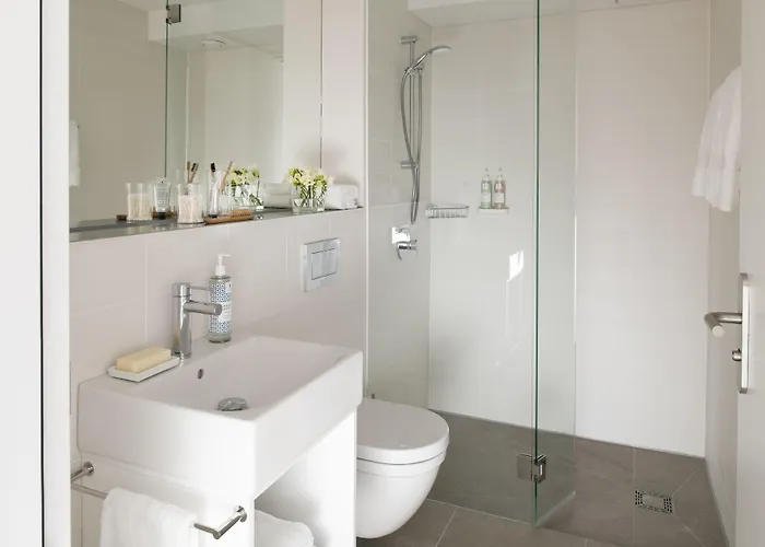  Eric Voekel Boutique Apartments - Riverfront Suites