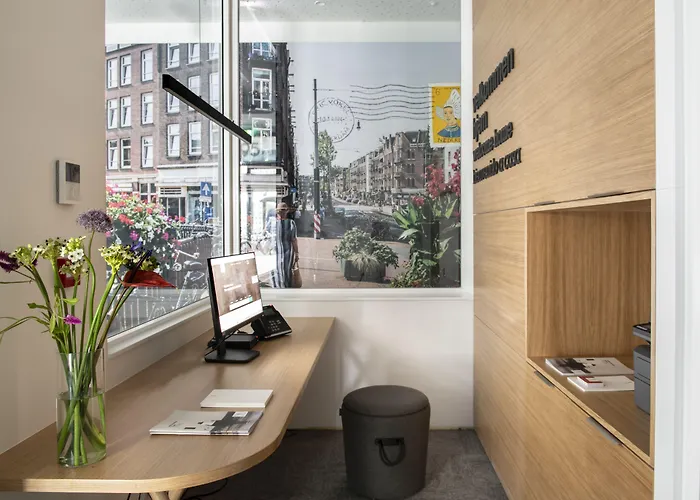  Eric Voekel Boutique Apartments - Riverfront Suites