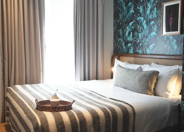 Dog friendly hotels 202 Elizabeth