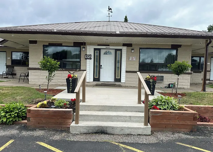 Champlain Motor Inn