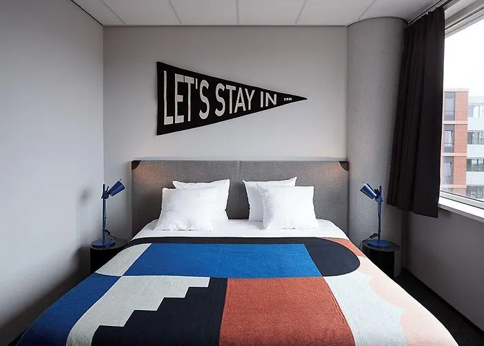 Social Hub Amsterdam West 4 Star