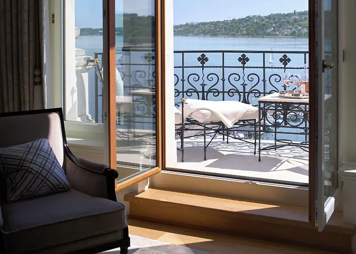 Woodward - Auberge Collection