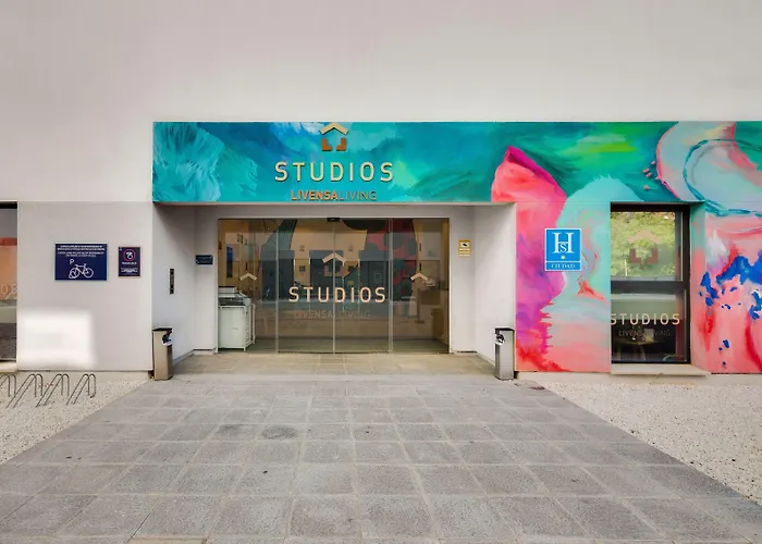  Livensa Living Studios Málaga Feria