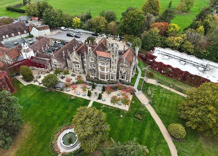 Golf hotels Oakley Court
