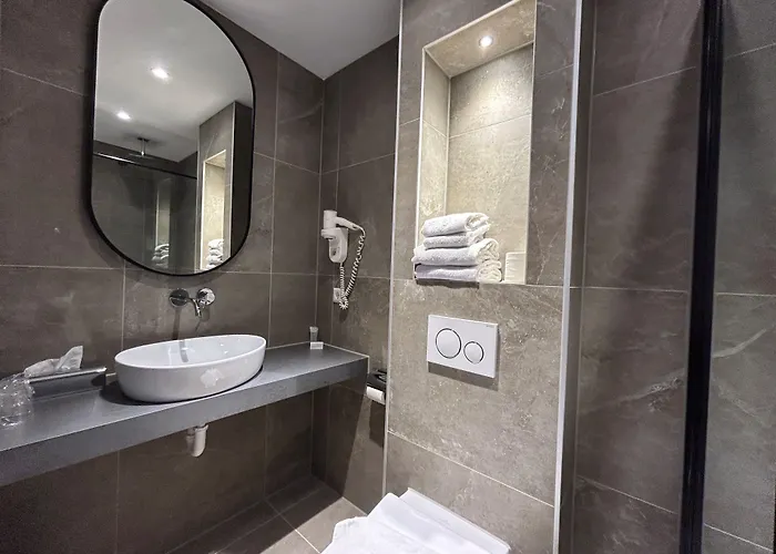 Xo Hotels Blue Square