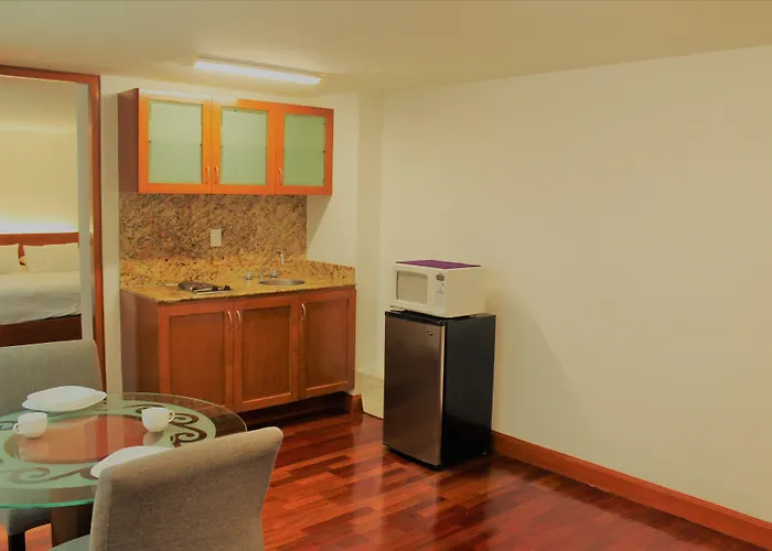 Condesa Suites