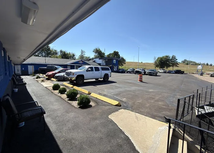 Riverside Motel & Suites