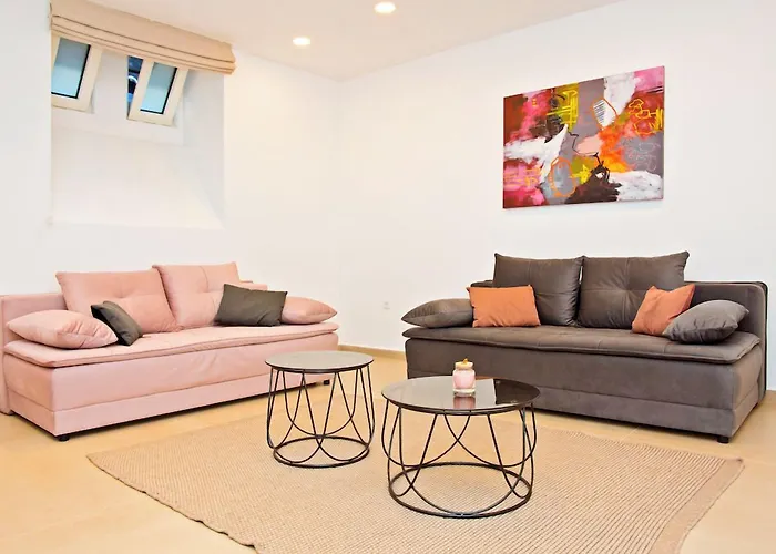 Bed and Breakfast Apartments & Rooms Flowers